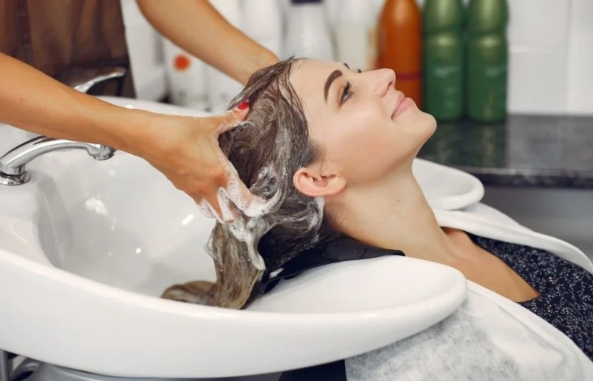 Razones para emprender un negocio de estética y belleza en México