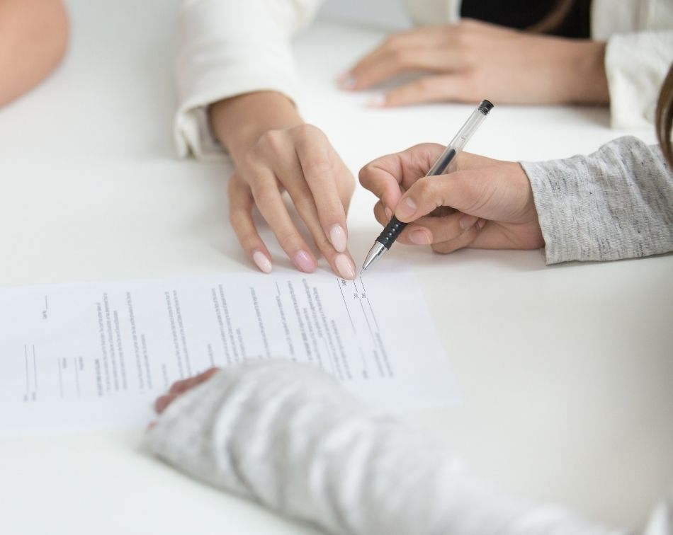 ¿Aún no llevas un control de los documentos legales de tus clientes?